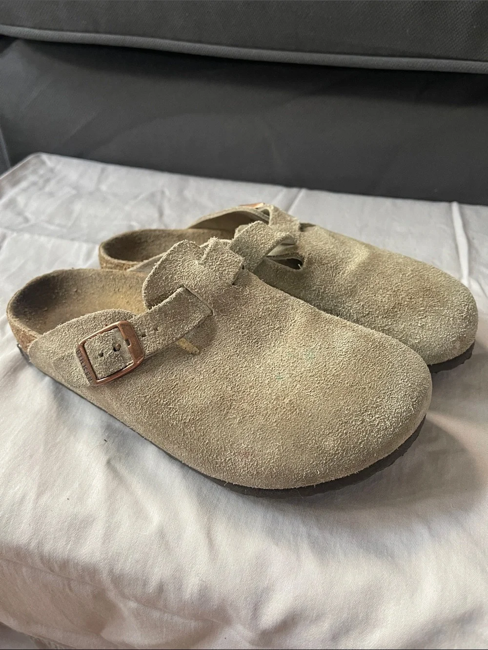 Birkenstock Kids Suede Slip-On Clogs in Beige with Buckle size 32